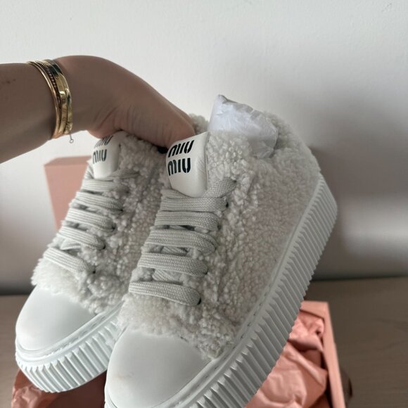 NWT Miu Miu Low Top Sneakers White Shearling Lace Up Sz 35.5 - Picture 8 of 11